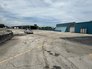 2051 Griffin Rd, Fort Lauderdale, FL for lease Interior Photo- Image 1 of 6