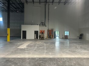 1221 Wilson Rd, Glen Burnie, MD for lease Interior Photo- Image 2 of 11