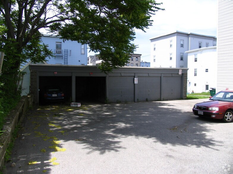 162-164 Riverside St, Lowell, MA for sale - Building Photo - Image 2 of 5