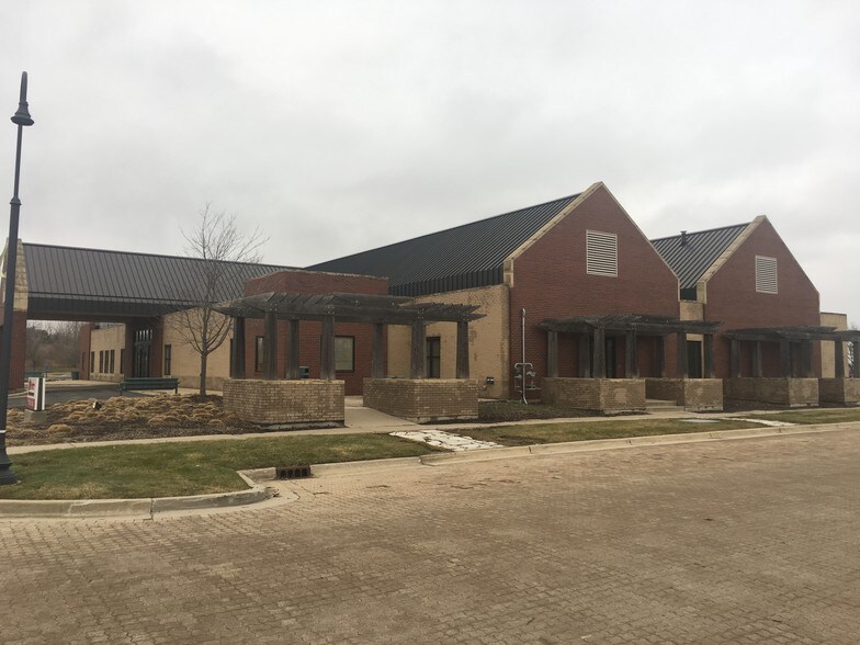 2022 Kelle Dr, Chesterton, IN for sale - Building Photo - Image 1 of 1