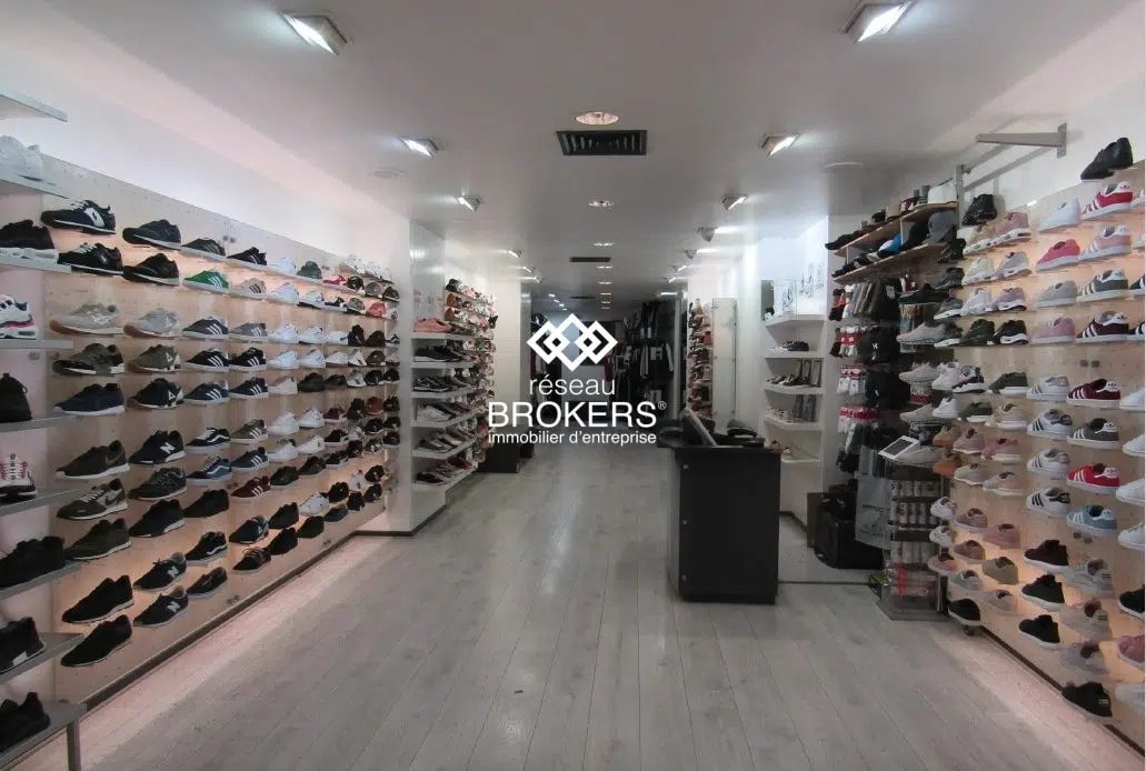 Retail in Grenoble for lease Interior Photo- Image 1 of 7