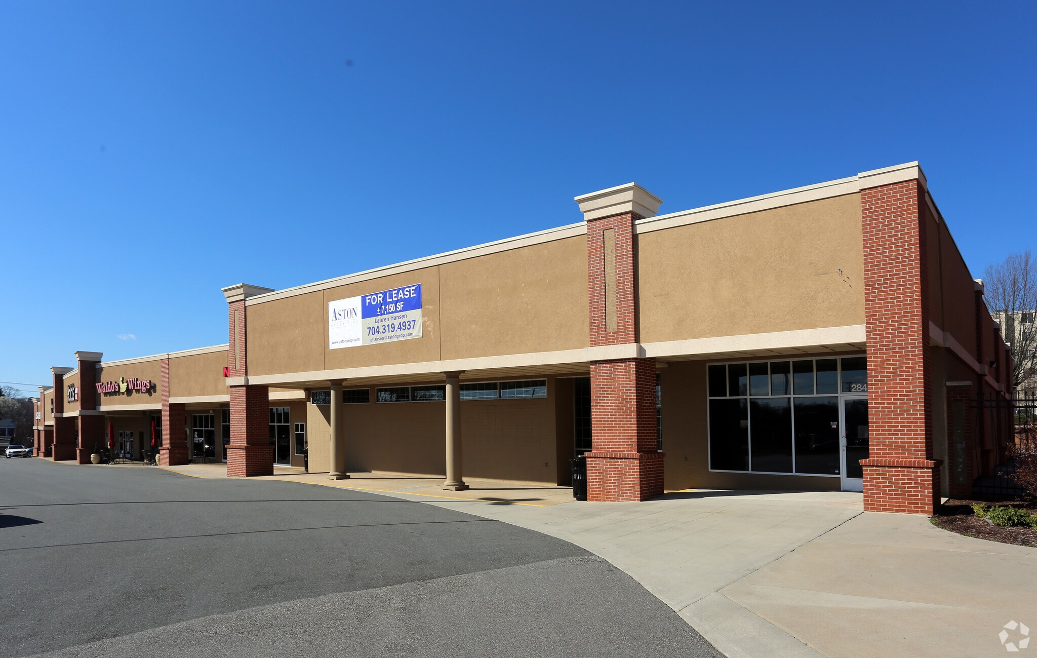 2879-2879 Reynolda Rd, Winston-Salem, NC for sale Primary Photo- Image 1 of 1