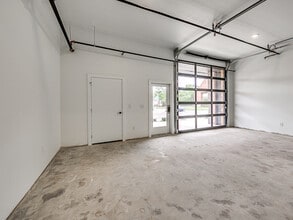 1216 N Blackwelder Ave, Oklahoma City, OK for lease Interior Photo- Image 2 of 7