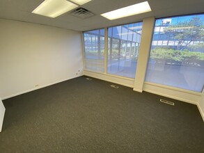 540-550 W Frontage Rd, Northfield, IL for lease Interior Photo- Image 1 of 1