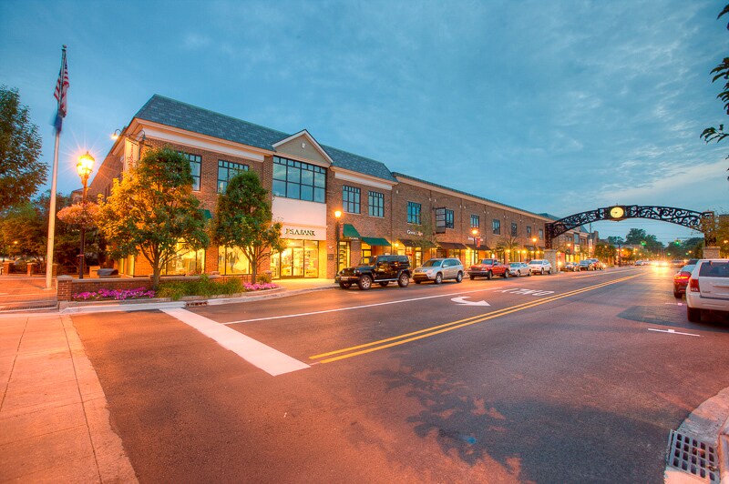 17000-17030 Kercheval Ave, Grosse Pointe, MI for sale - Primary Photo - Image 1 of 1