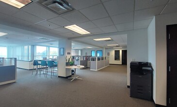 300-400 Tradecenter, Woburn, MA for lease Interior Photo- Image 2 of 7