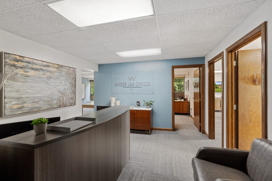 200 Commerce Dr, Coraopolis, PA for lease - Building Photo - Image 2 of 29