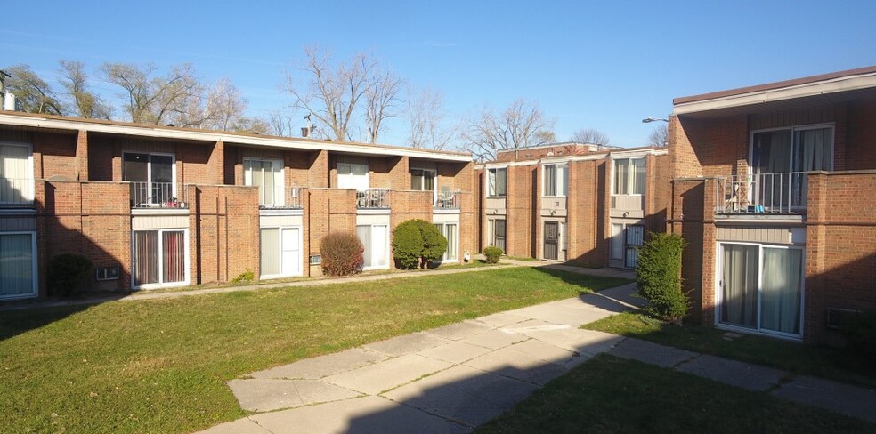 19320 Greenfield Rd, Detroit, MI for sale - Building Photo - Image 1 of 1