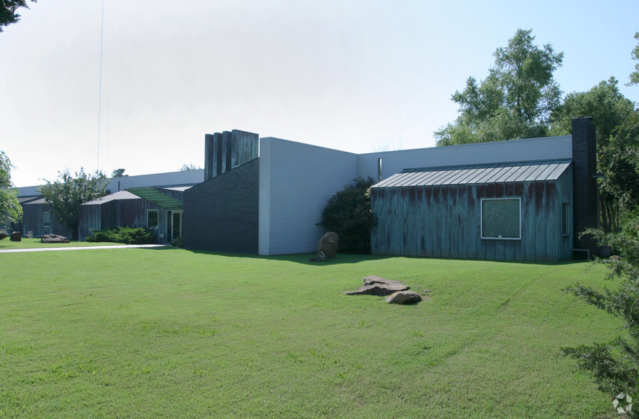 700 Cedar Lake Blvd, Oklahoma City, OK for lease - Building Photo - Image 3 of 3