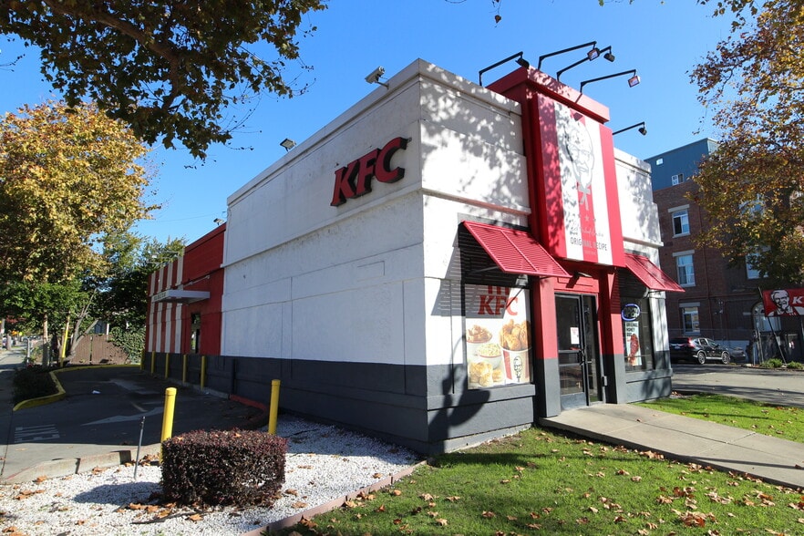 3400 Foothill Blvd, Oakland, CA for lease - Building Photo - Image 2 of 5