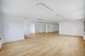 Office in Malakoff for lease Interior Photo- Image 2 of 8