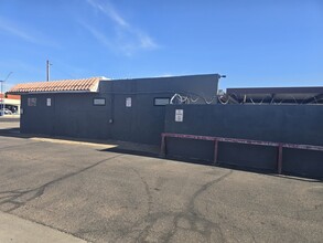 2715 E Bell Rd, Phoenix, AZ for lease Building Photo- Image 2 of 7