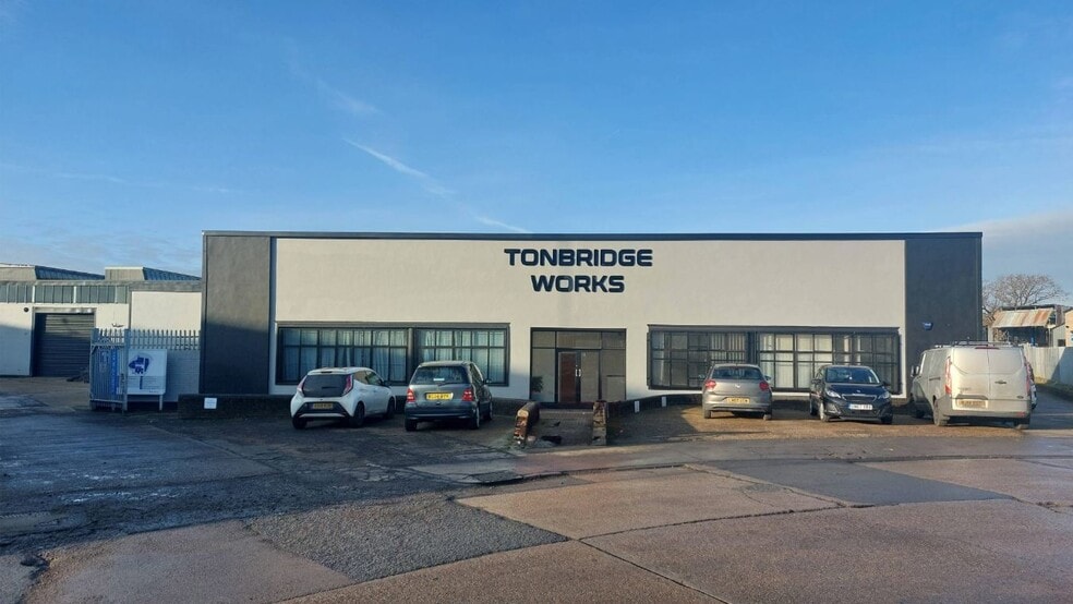 Tonbridge Rd, Romford for lease - Building Photo - Image 2 of 50