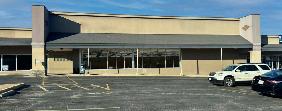 2402-2484 W Clay St, Saint Charles, MO for lease - Building Photo - Image 2 of 3