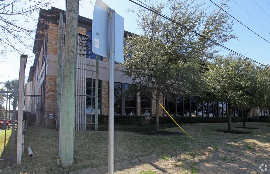 5325 Katy Fwy, Houston, TX for sale - Building Photo - Image 2 of 3