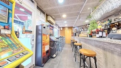 Retail in Sant Adrià de Besòs, Barcelona for lease Interior Photo- Image 2 of 7