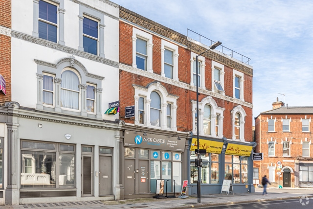 121 Dawes Rd, London for sale Primary Photo- Image 1 of 1