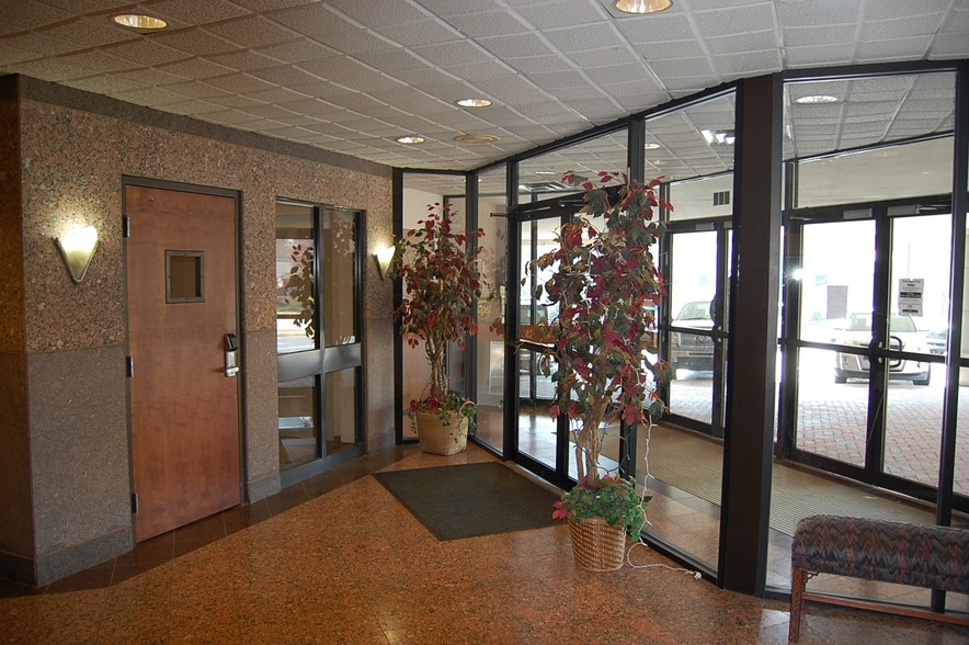 110 Dixie St, Carrollton, GA for lease - Lobby - Image 2 of 4