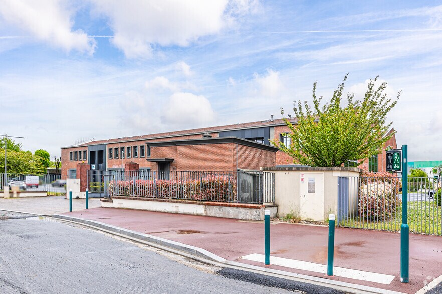 Flex in Gennevilliers for lease - Primary Photo - Image 1 of 2