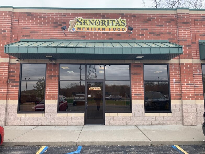 1325 N Main St, Adrian, MI for lease - Building Photo - Image 2 of 30