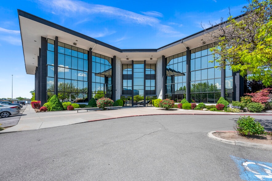 5250 Commerce Dr, Salt Lake City, UT for lease - Building Photo - Image 2 of 4