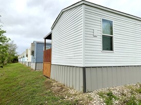 Community Park of Alvin - Mobile Home or RV Park