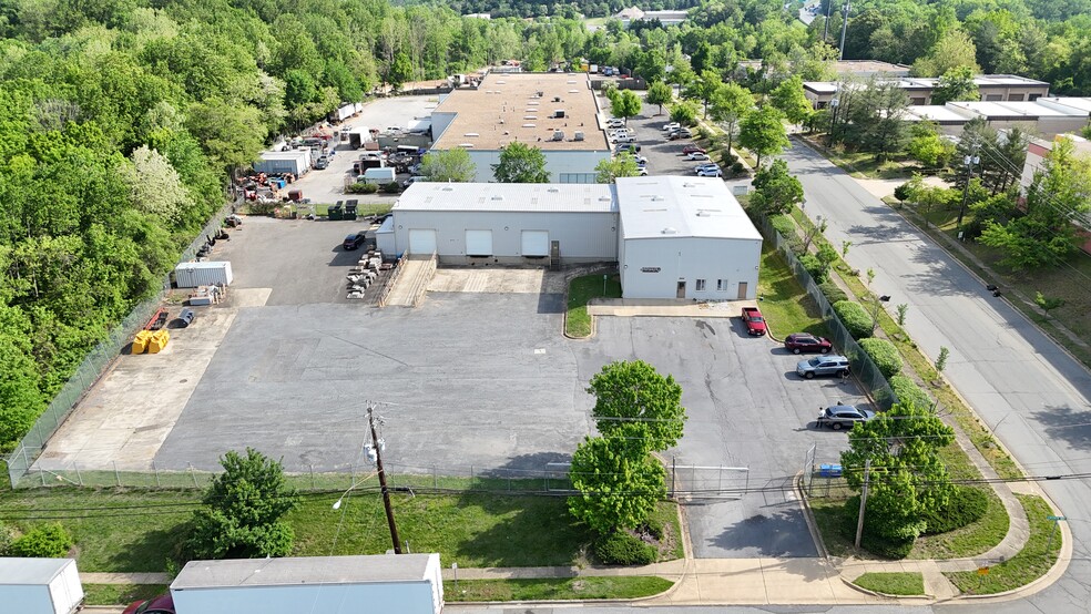 8200 Cryden Way, District Heights, MD for lease - Building Photo - Image 1 of 4