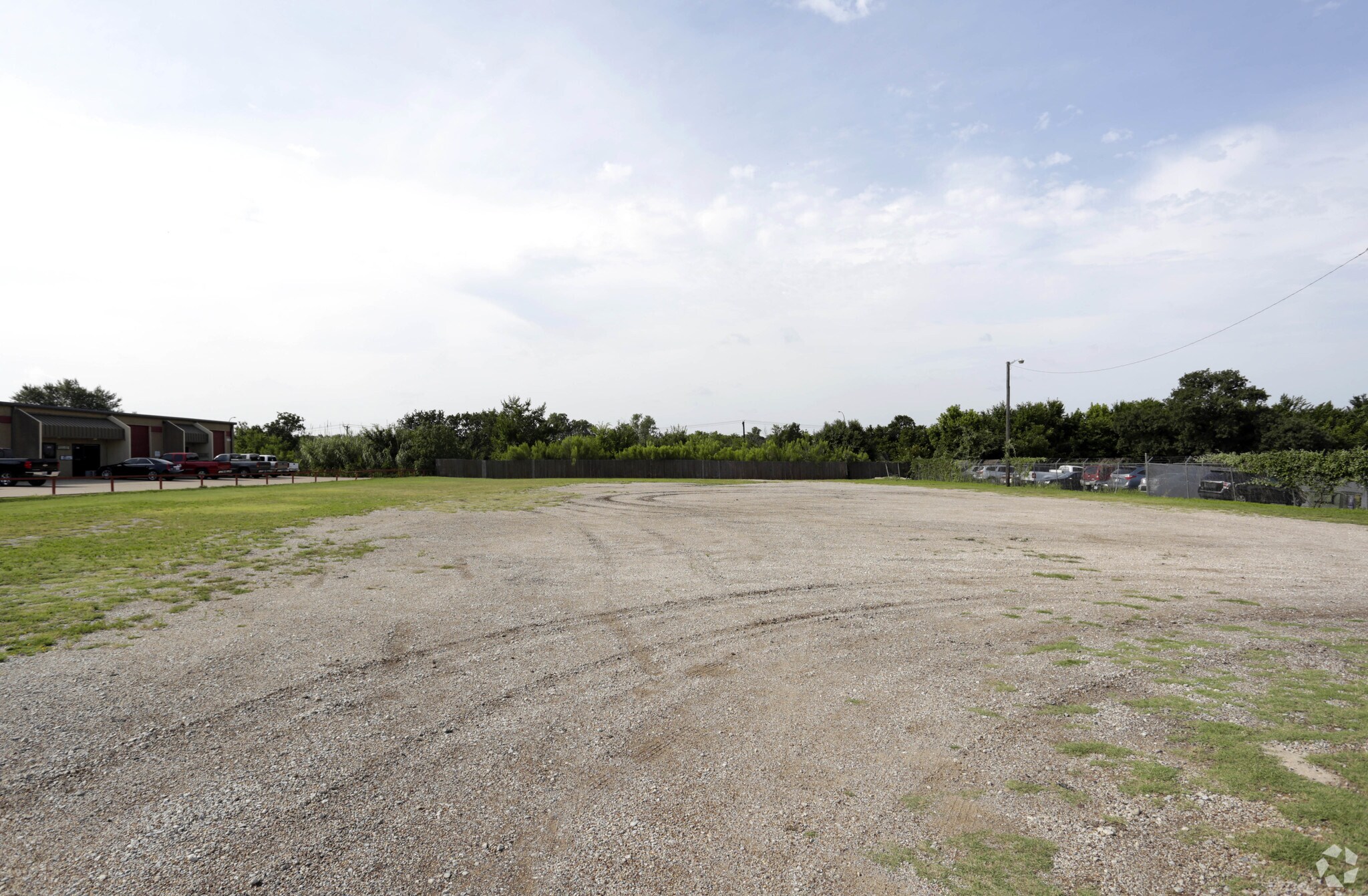 1860 W Division St, Arlington, TX for sale Primary Photo- Image 1 of 1