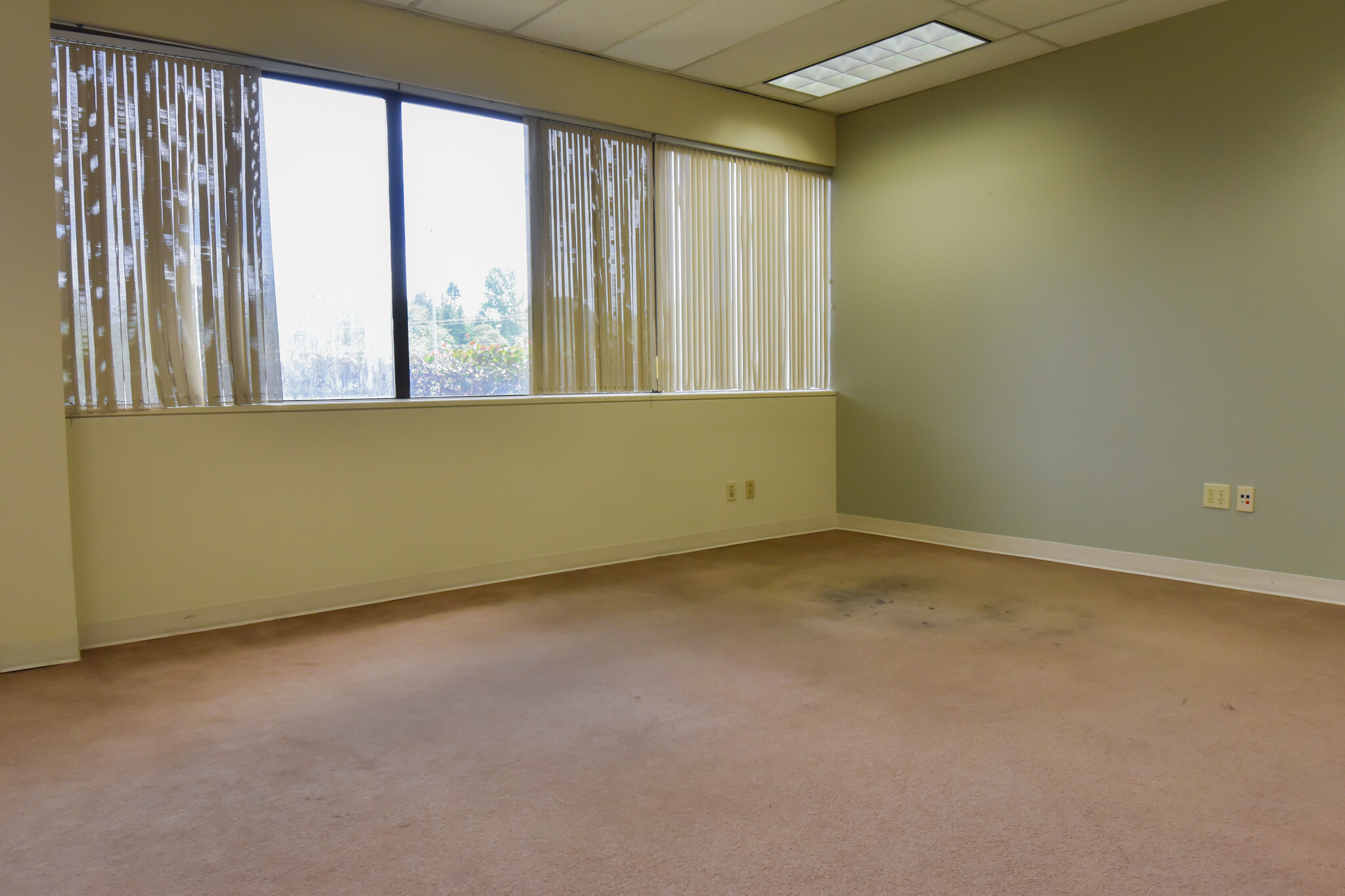 9320 SW Barbur Blvd, Portland, OR for lease Interior Photo- Image 1 of 4