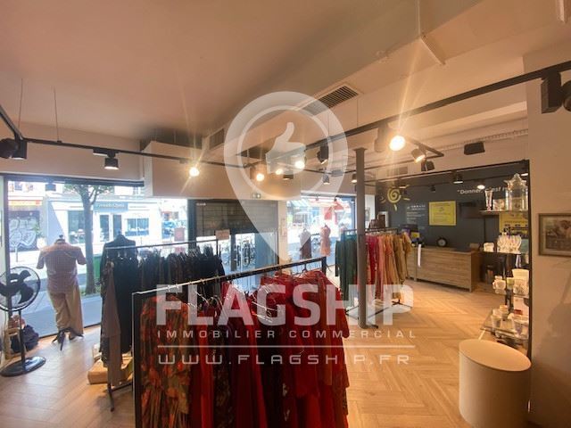 Retail in Paris for lease Interior Photo- Image 1 of 10