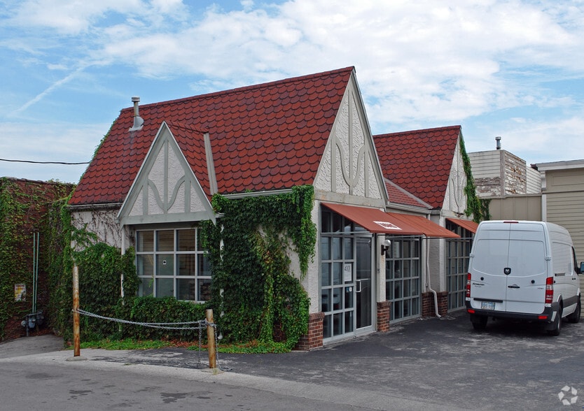 325 W 40th St, Kansas City, MO for lease - Primary Photo - Image 3 of 4