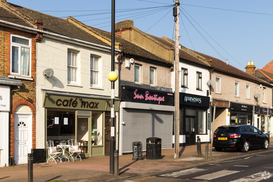 101 High Rd, Benfleet, ESS SS7 5LN Retail For Sale