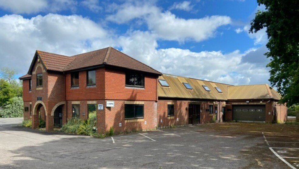 Basingstoke Rd, Reading, RG7 1NW