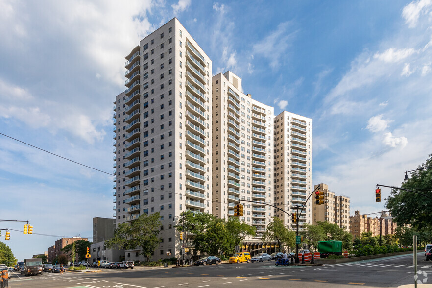 1020-1038 Grand Concourse, Bronx, NY for lease - Primary Photo - Image 1 of 13