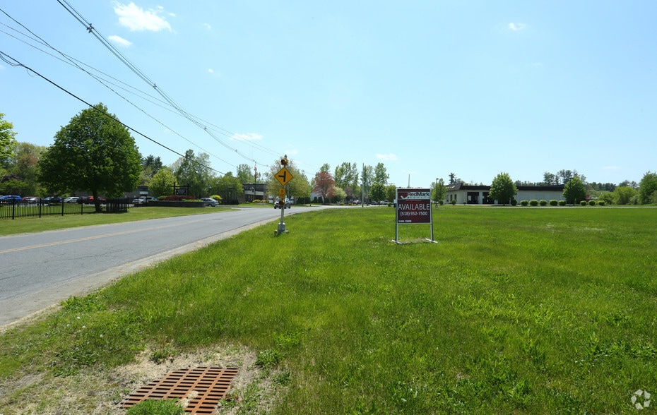 715-717 Glen St, Queensbury, NY for sale - Primary Photo - Image 1 of 1
