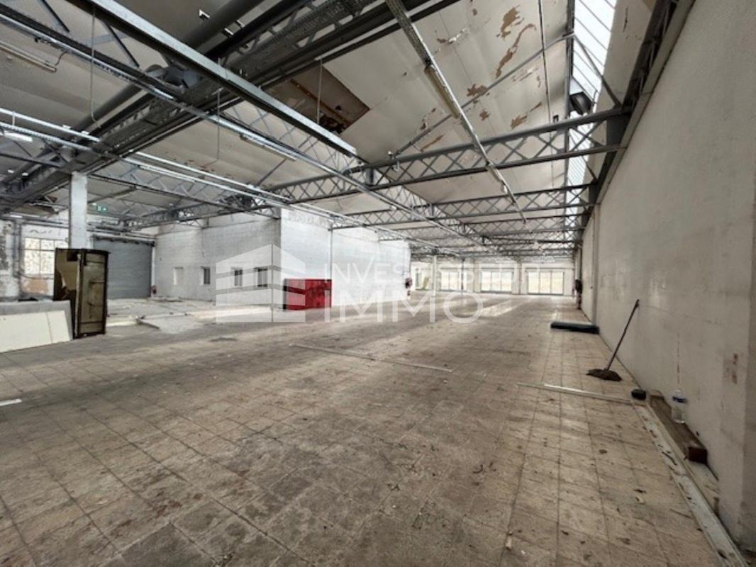 Flex in Bobigny for lease Building Photo- Image 1 of 4