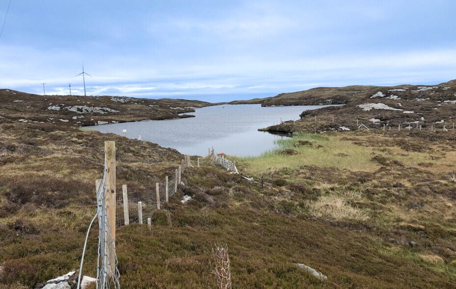 Loch na Craoibhe, Isle Of Scalpay for sale - Primary Photo - Image 1 of 1