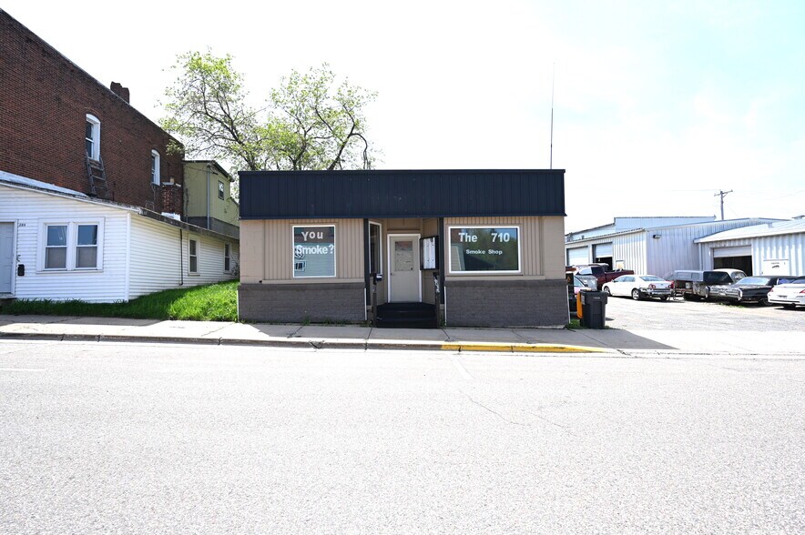 212 W 7th St, Neillsville, WI 54456