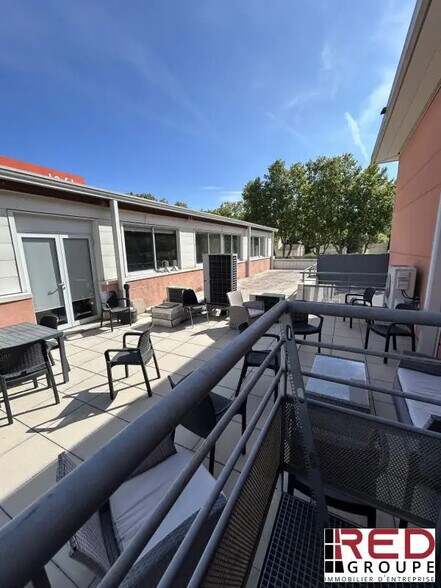 Office in Aix-en-Provence for lease - Building Photo - Image 3 of 5