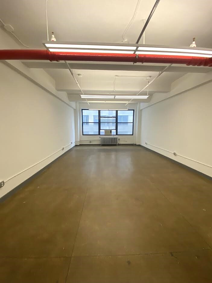 330 W 38th St, New York, NY for lease Building Photo- Image 1 of 2