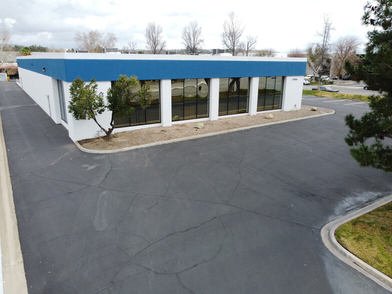 27704 Avenue Scott, Valencia, CA for lease - Building Photo - Image 2 of 12