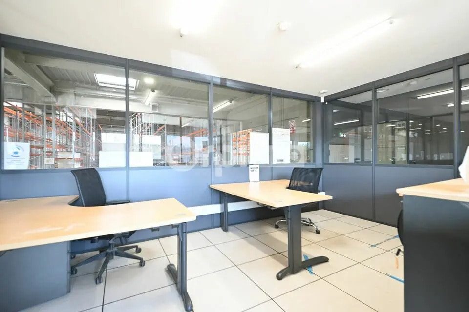 Office in Corbas for lease Interior Photo- Image 1 of 4