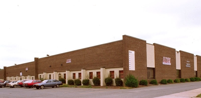 18926-18956 Bonanza Way, Gaithersburg, MD for lease - Building Photo - Image 2 of 5