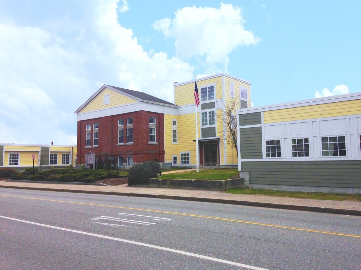 57 ster St, Manchester, NH 03104