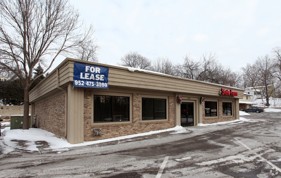 3502 Shoreline Dr, Wayzata, MN for sale - Building Photo - Image 2 of 4