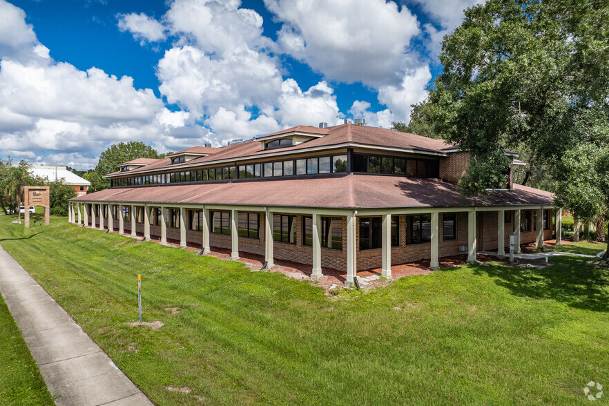 2701 W Busch Blvd, Tampa, FL for sale - Building Photo - Image 3 of 24