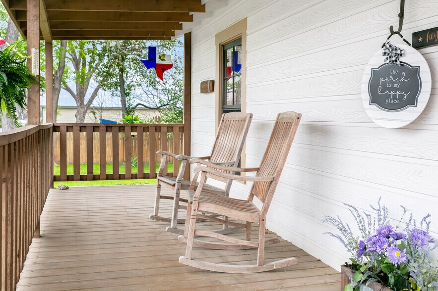 109 E College St, Fredericksburg, TX for sale - Primary Photo - Image 1 of 1