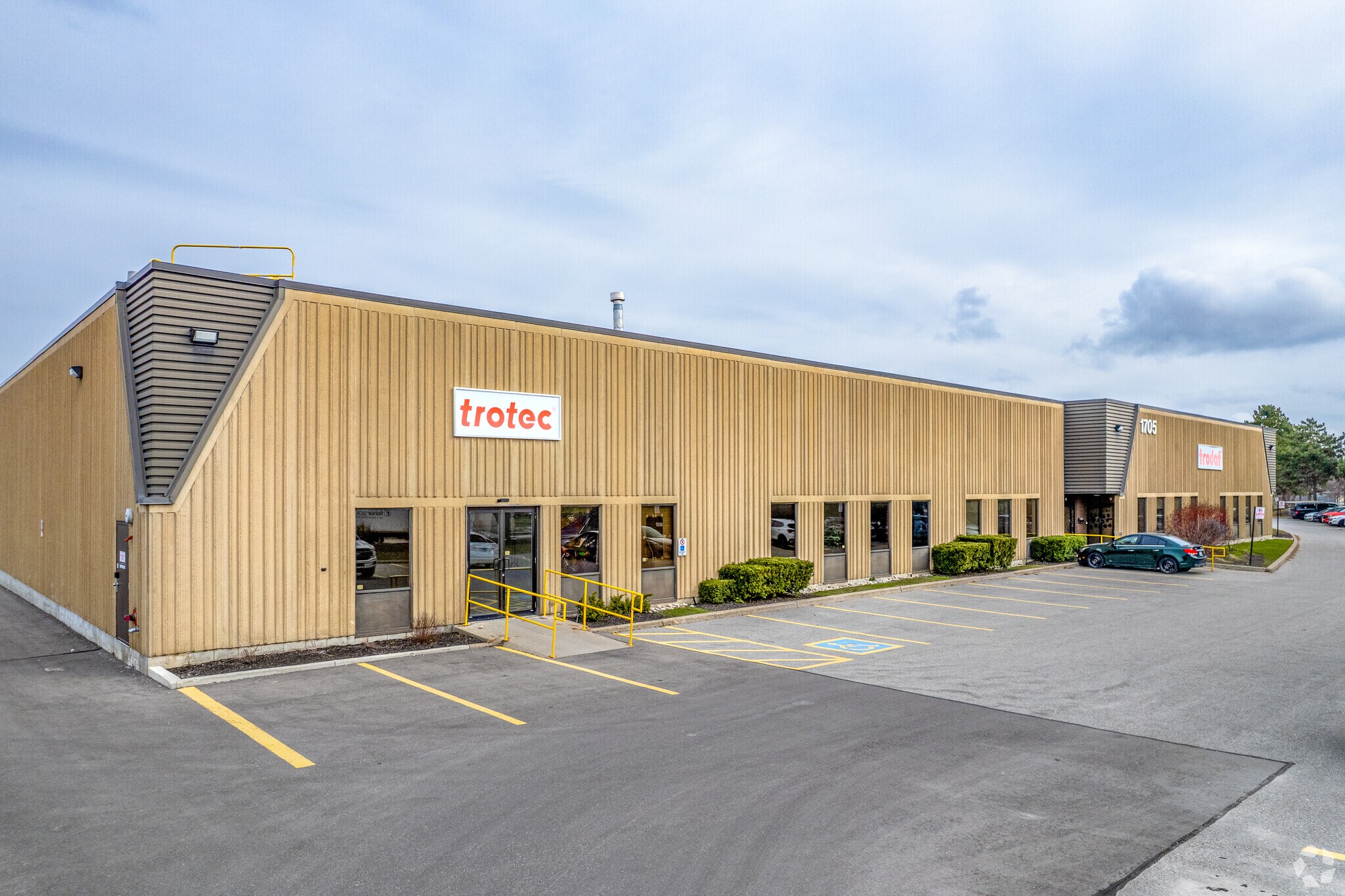 1705 Argentia Rd, Mississauga, ON for lease Building Photo- Image 1 of 9