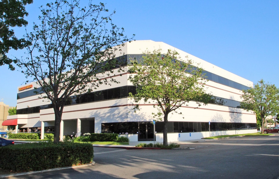 444 E Huntington Dr, Arcadia, CA for lease - Building Photo - Image 2 of 9