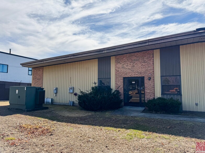 351 Burnham St, East Hartford, CT for sale - Building Photo - Image 3 of 21